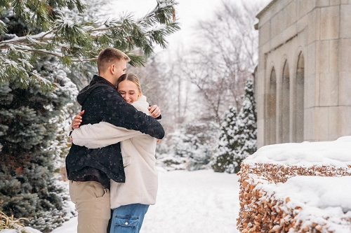 niagara proposal in the snow 