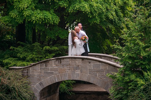 first kiss on bridge 