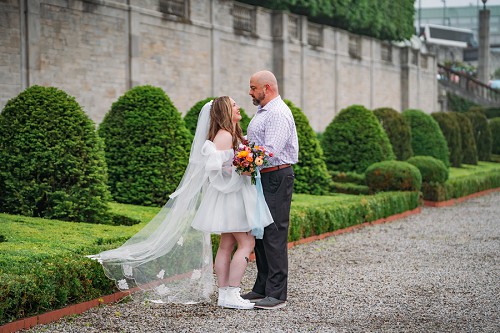 bride and groom in garden