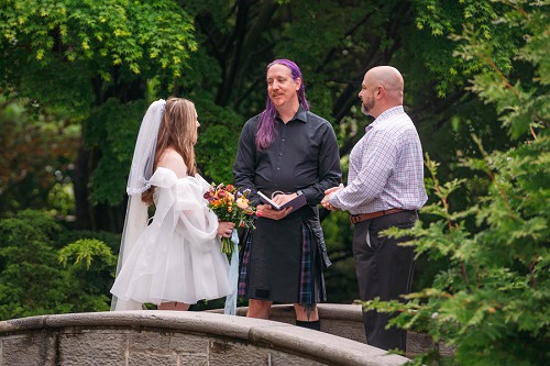 elopement ceremony at oakes garden theatre in niagara falls