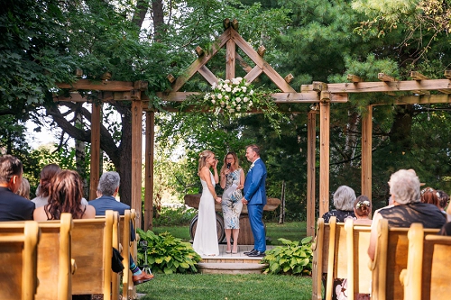  wedding ceremony at Honsberger Estate Winery