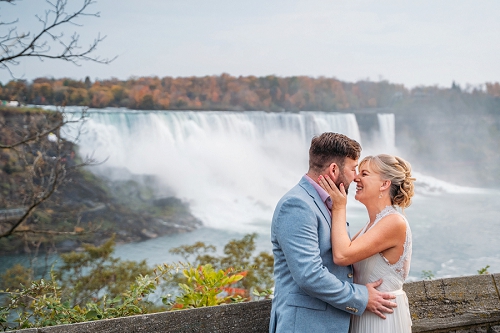  elopement with Niagara Falls in background