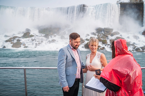  elopement ceremony on hornblower cruise