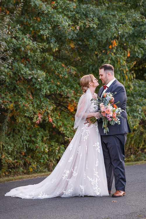 bride and groom at legends niagara golf course