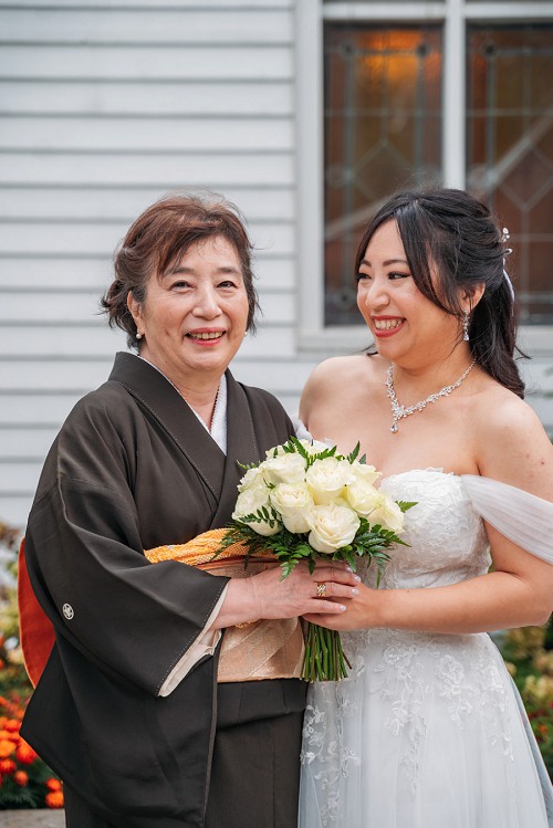 bride and mom