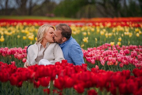 elopement ceremony at oakes garden theatre in niagara falls