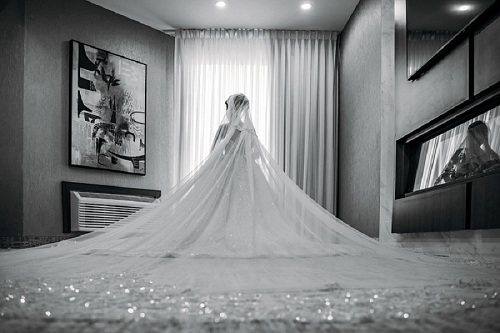 wedding dress with long veil and train 